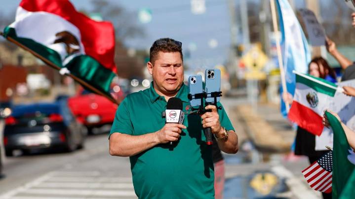 Lawyers for Spanish-language journalist in ICE custody fear deportation after unfavorable ruling