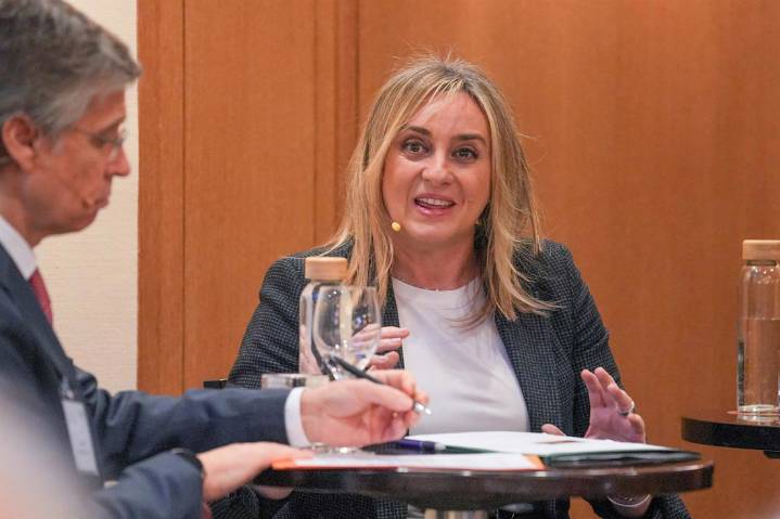 destaca la reducción progresiva de la deuda financiera del Ayuntamiento