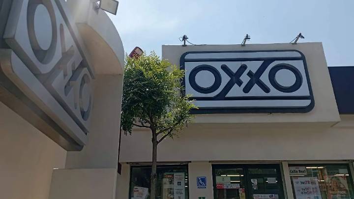 Empleados de una tienda Oxxo fueron asaltados en calles de Orizaba