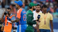 Pakistan choose to bat, both teams unchanged