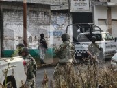 REALIZAN CATEO A TALLER MECÁNICO ASEGURAN VEHÍCULOS Y DETENIDOS