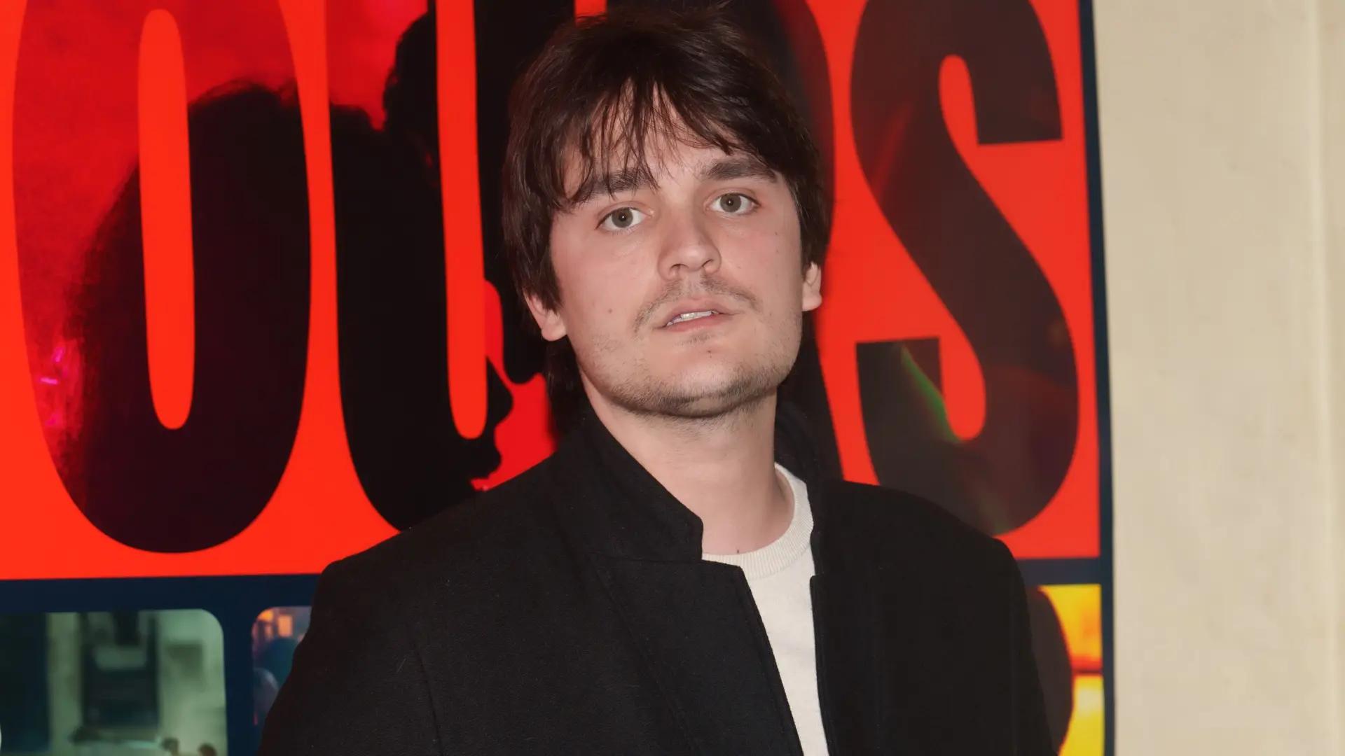 Guerra total por la herencia de Alain Delon: su hijo pequeño pide la anulación del testamento
