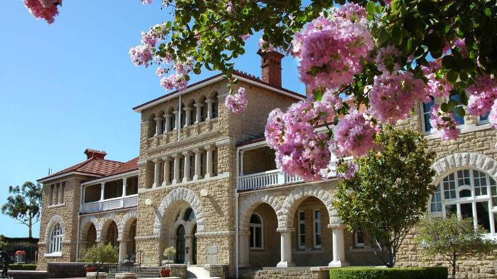 Gold 
                                              Premium
                                            Perth Mint returns to profit but dividend lags