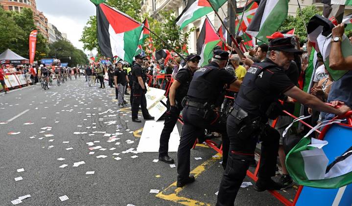 Vuelta a España sugirió polémica solución a eventos propalestina