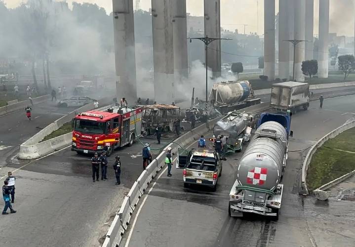 70 heridos y tres muertos por explosión de pipa en la CDMX