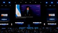 De invitado estrella a un discurso breve por videoconferencia: Milei habló en el festival Viva 25 de Vox