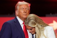 Trump honra a Charlie Kirk y lo señala como uno de “los más grandes patriotas” de EE.UU.