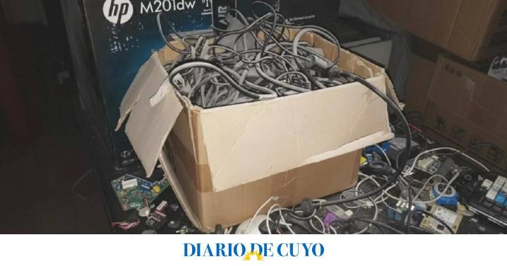 Colegio ayuda a reciclar aparatos eléctrico