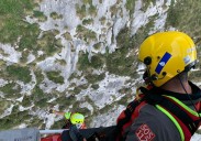 La avería del funicular de Bulnes activó un complejo operativo para evacuar a 13 afectados