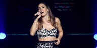 Soledad Pastorutti sorprendió en La Voz Argentina al enseñar cómo se debe revolear un poncho