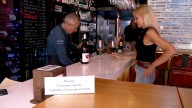 ¿Es legal la exigencia de consumición mínima en comercios de hostelería?