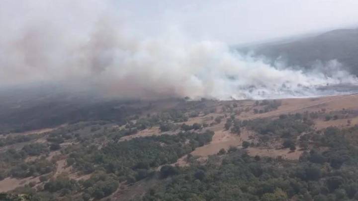 Un incendio declarado en la localidad zamorana de Lanseros alcanza el nivel 1 de gravedad