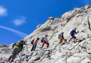 El grupo de montaña Pico Cordel sube la cima que lleva su nombre