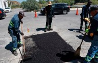 Diaria y constante la labor de bacheo en todos los sectores