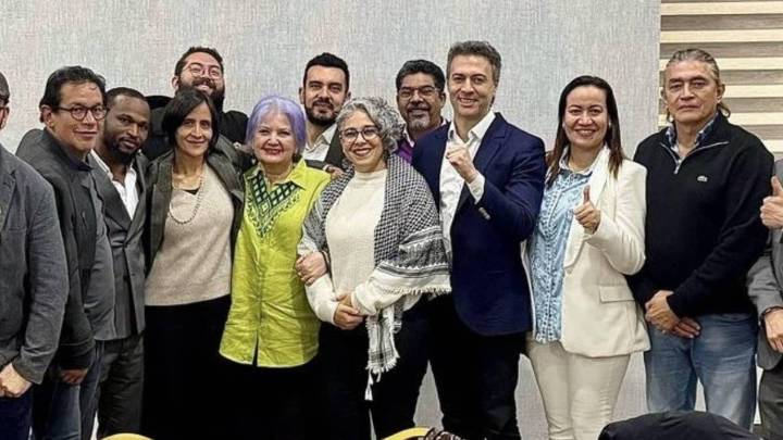 La novela de la consulta interna del petrismo
