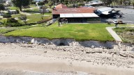Lancelin residents fear local government project to save beachfront pub from crumbling into the sea too late