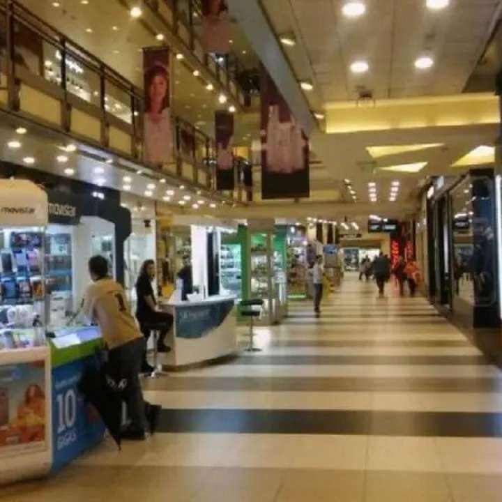 Por primera vez en el año, el consumo perforó el piso recesivo de 2024