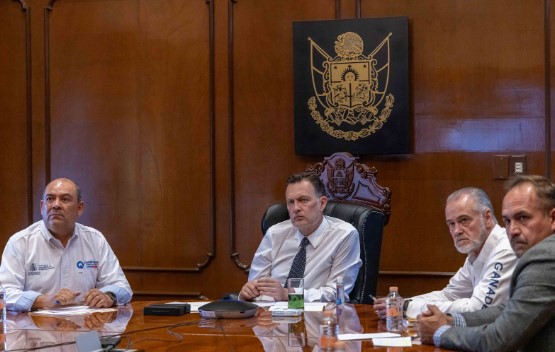 Suman esfuerzos para combatir al gusano barrenador