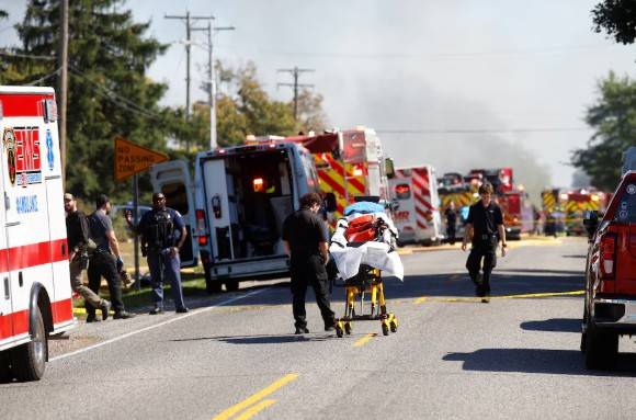 Dos muertos y varios heridos en tiroteo e incendio en iglesia de Michigan, EE.UU.