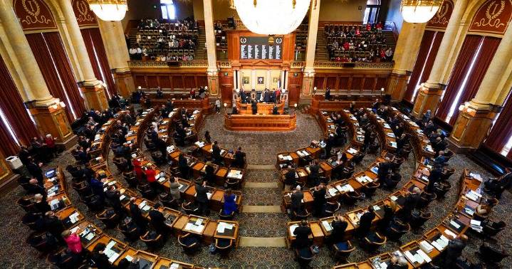 Jack Whitver steps down as Iowa Senate Majority Leader