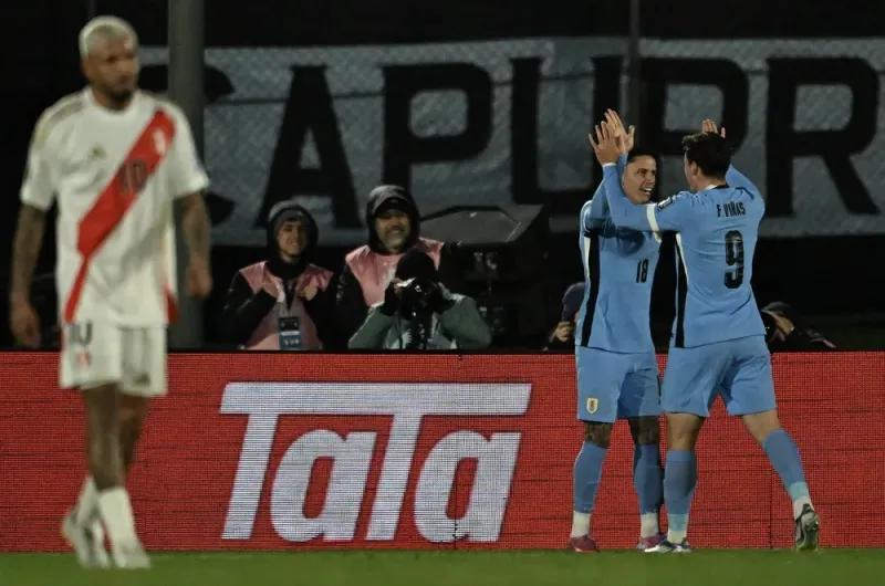 Uruguay goleó a Perú, se clasificó al Mundial 2026 y dejó fuera a la Bicolor