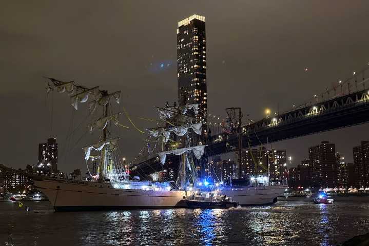 Staten Island shipyard finishes repairs on Mexican navy vessel in fatal Brooklyn Bridge crash