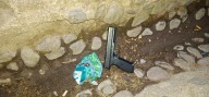 Detuvieron a un joven en la plaza Independencia con una réplica de arma policial