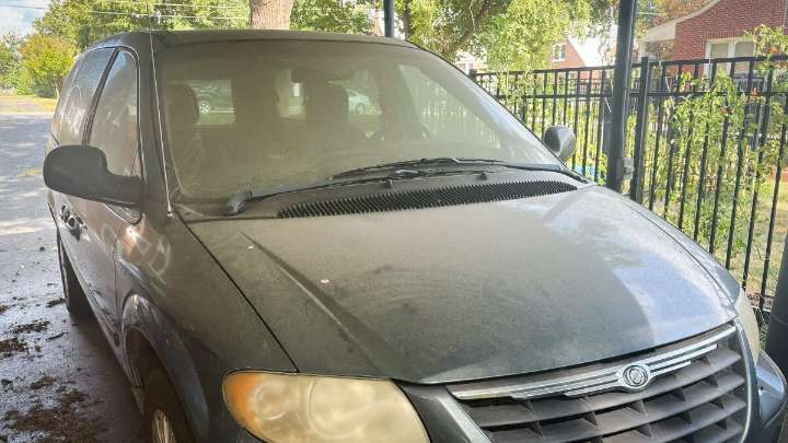 Sell it, donate it — recycle it? A beloved old minivan faces a fork in the road