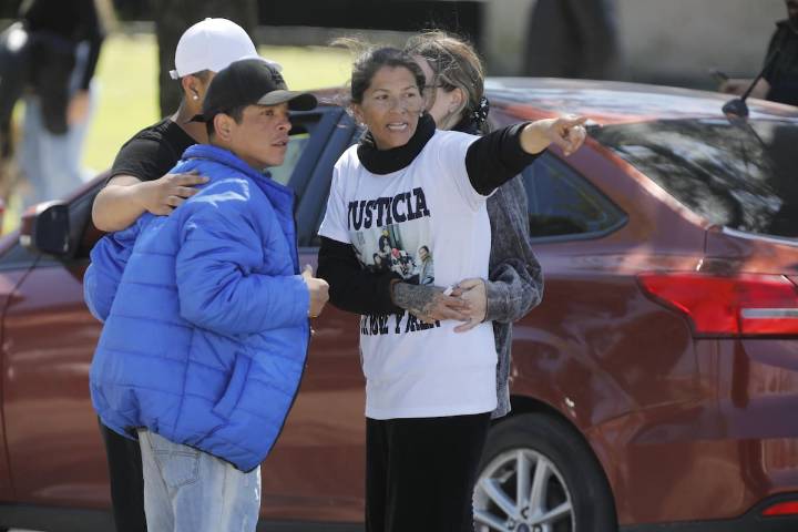 La mamá de Brenda se mostró indignada con Kicillof en medio del entierro de su hija: "Ni nos llamó"