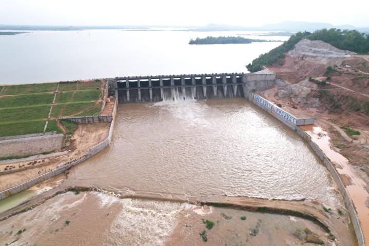 Lower Suktel Dam Releases First Floodwaters in Balangir: Pipeline Irrigation Trial Begins