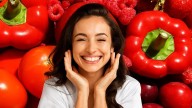 El superalimento rojo que rejuvenece tu piel y protege tu corazón, según expertos