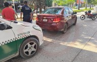 Accidente en el bulevar México-Laredo deja saldo de daños y un joven con golpes leves
