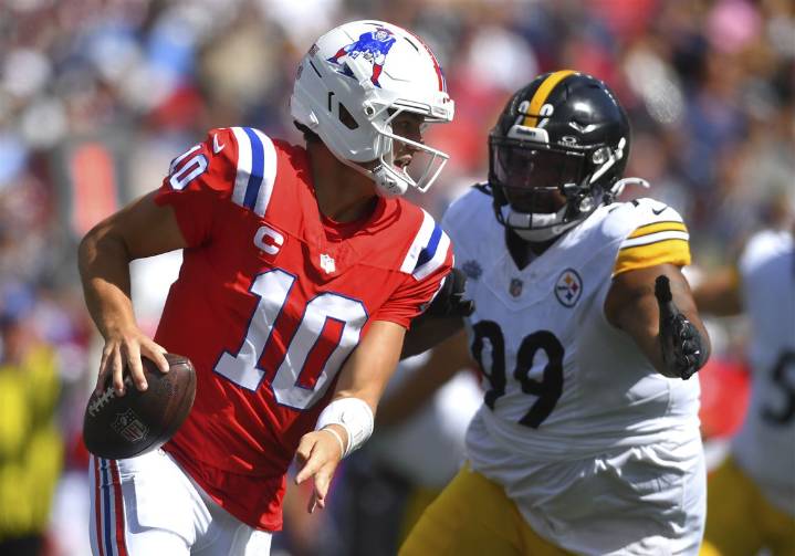 Rookie defensive lineman Derrick Harmon gives pass rush a lift in NFL debut