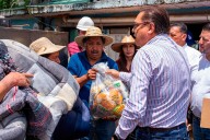 Ricardo Moreno Recorre Casa por Casa para Llevar Ayuda a Damnificados por Inundaciones en Toluca