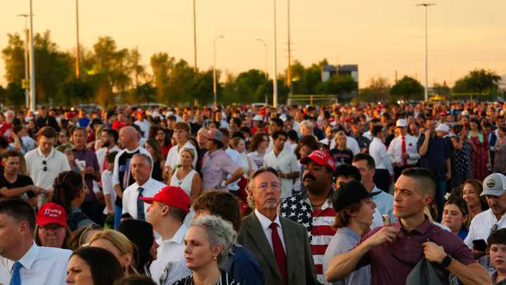 Huge crowds line up hours ahead of Kirk service at State Farm Stadium