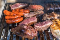 Menos de $4.000 por persona: cómo hacer un asado barato en Fiestas Patrias con poco presupuesto