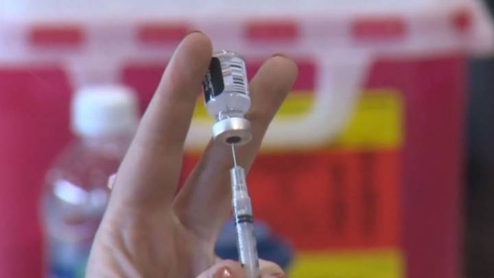Pritzker issues executive order on vaccine guidance for Illinois