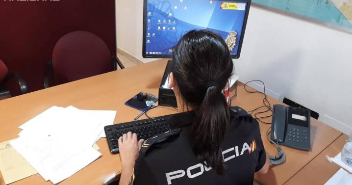 Dos detenidos por difundir imágenes íntimas de una compañera de trabajo a las que accedieron con la excusa de poner música en su movil