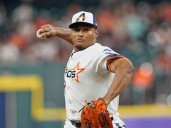 García sólido en su regreso a Houston