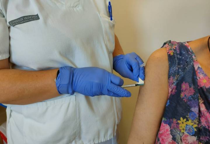 El Hospital General de Elche atiende más de 600 consultas de vacunación internacional en el primer semestre de 2025