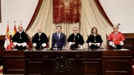 Mañueco inaugura el curso universitario en CyL: un 27% más de financiación y las tasas más bajas de España