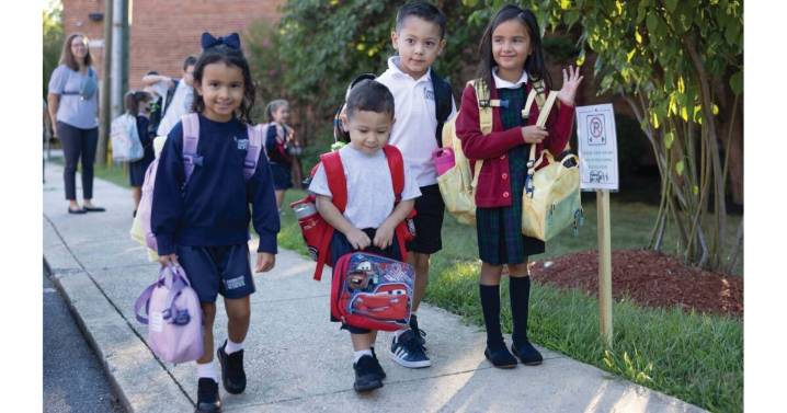 Estudiantes ‘aprenden y crecen’ como discípulos de Jesús en St. Ambrose
