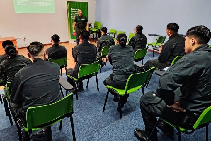 Futuros Gendarmes en Arica se capacitan en materia de Derechos Humanos y Procedimientos Penitenciarios