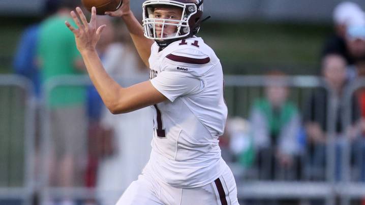 Woodridge vs. Field football live score updates, highlights