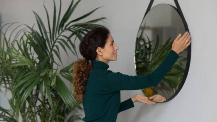 La recomendación de una experta en Feng Shui para ubicar el espejo y aprovechar su energía: "Nunca debes colocarlo en..."