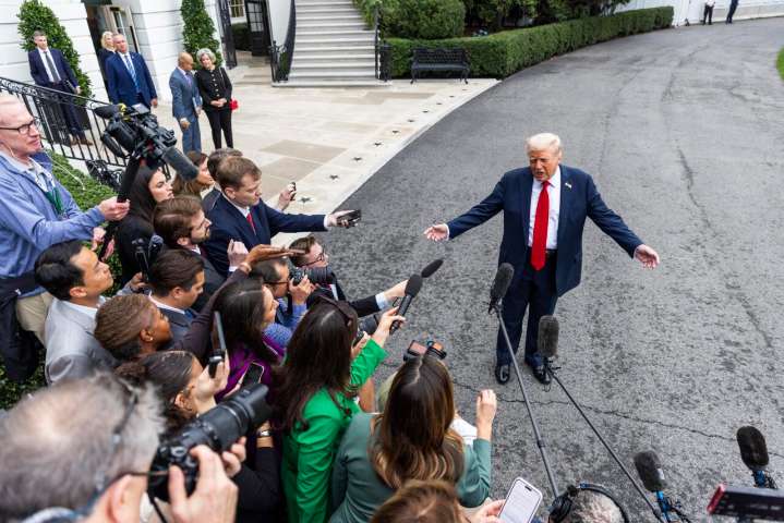 Trump dice que EE.UU. monitoreará “muy seriamente” a narcos venezolanos en tierra