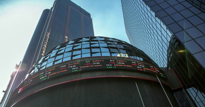 Bolsa Mexicana abre con pérdidas mientras inversionistas esperan el discurso de Powell