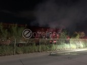 Fuego consume vagón de carga; sin lesionados