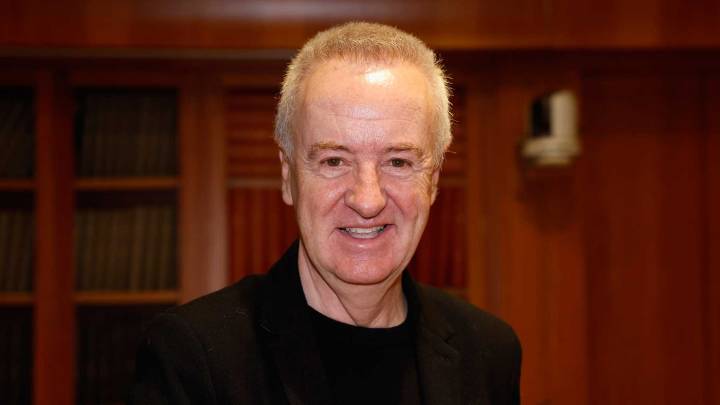 Carlos Hipólito: edad, pareja e hija del narrador de la serie Cuéntame