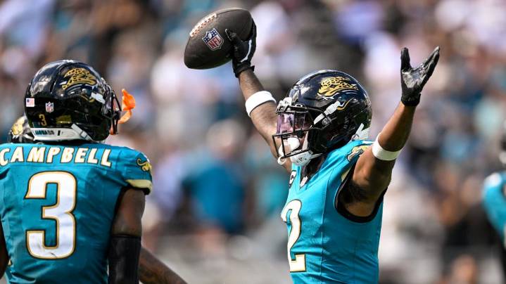 Jaguars beat Texans 17-10 at home for first time since 2017 as defense stands tall